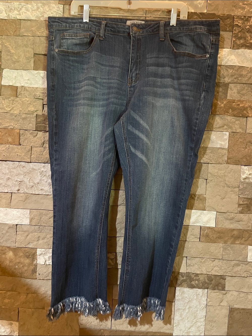 JUDY BLUE Dark Wash Frayed Hem Cropped Jeans Sz 3X